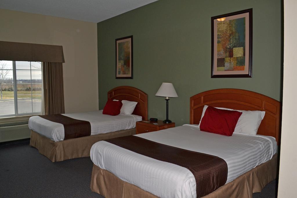 Paola Inn And Suites Room photo